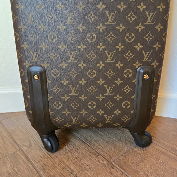 Louis Vuitton  Zephyr 55 Suitcase - Picture 3 of 16